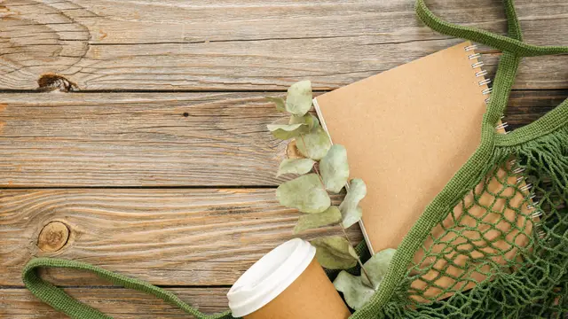 Materiales kraft reciclado y bolsa de algodón — packaging sostenible FSC